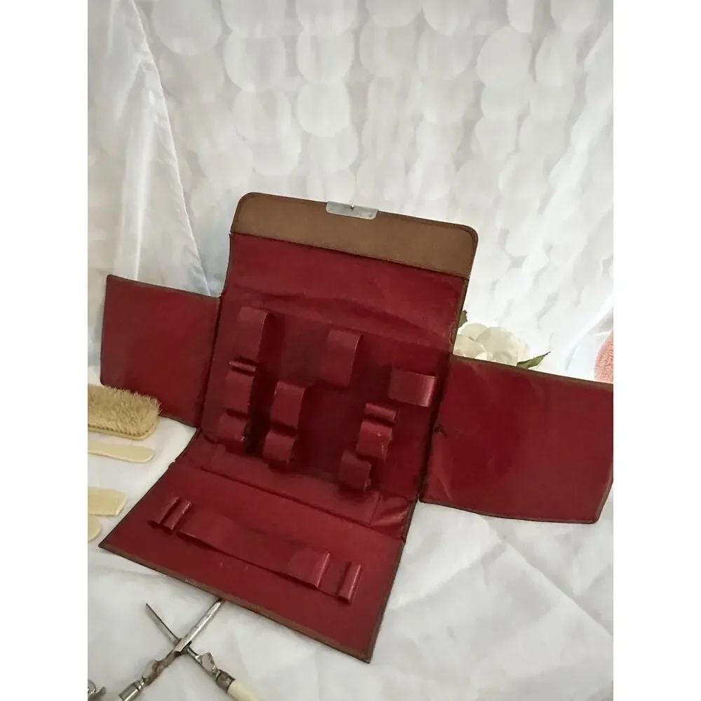 Antique 40’s Mens Toiletry Travel bag Leather Pouch Grooming Kit Collectible